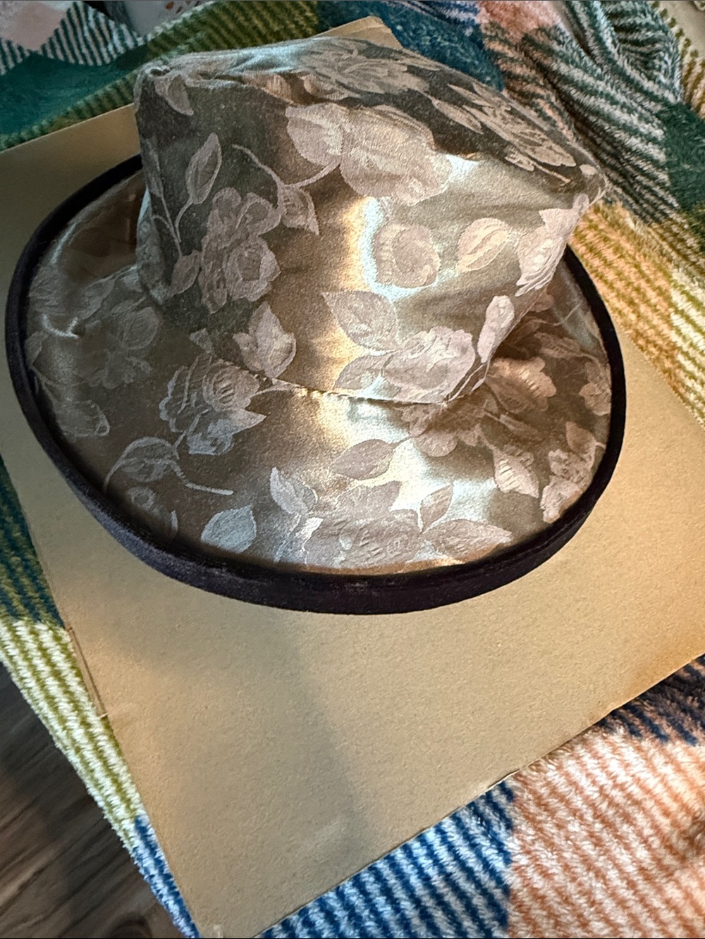 Decorative Floral Jacquard Dress Hat in Gold
